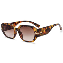 Load image into Gallery viewer, 54305 Retro Punk Sunglasses Men Women Brande Shades Rivet Uv400 Vintage Glasses