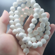 Carica l&#39;immagine nel visualizzatore di Gallery, 8-12mm Perline di pietra naturale all&#39;ingrosso per perline sciolte di pietra rotonde bianche Perline fai da te per la creazione di gioielli Collana braccialetto Regalo Yoga 