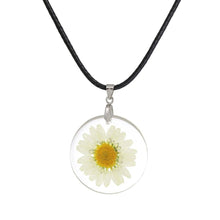 Load image into Gallery viewer, Handmade Boho Transparent Resin Dried Flower Daisy Necklace Ball Chain Silver Color White Round 45cm long, 1 Piece