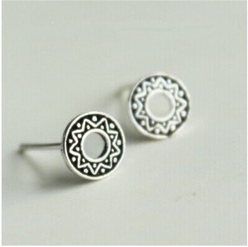 925 Sterling Silver Ear Studs Earrings Retro Silver Sunlight Mysterious Totems Circular Beautiful All-match Anti Allergy 8608