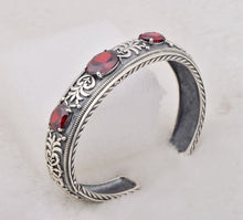 Carica l'immagine nel visualizzatore di Gallery, Bracciale da donna in argento sterling 925, braccialetto con ciondoli antichi vintage della Boemia, base intagliata a forma di fiore, creata in pietra preziosa per cocktail da festa 