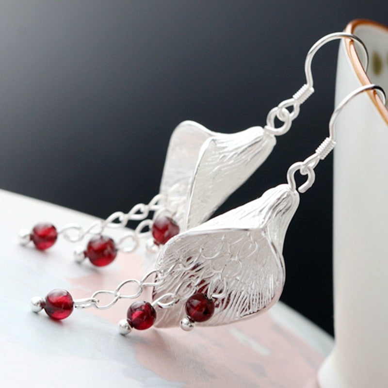 925 sterling silver with natural garnet pendants Retro fringed petals Thai silver earrings