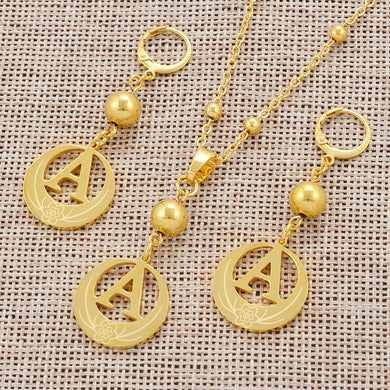 Perline AZ Collane iniziali Ciondolo a sfera in acciaio inossidabile color oro Micronesia Alfabeto Lettera inglese Gioielli Regali #102022 