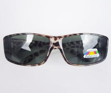 Load image into Gallery viewer, Agstum Sport Polarized wraparound Sunglasses Goggles Clip wear fit over eyeglasses Green lens