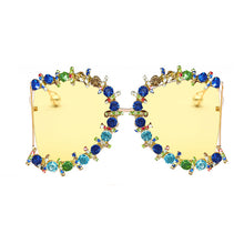 Load image into Gallery viewer, Alloy Oversized Cooling Pearl Sun Glasses Women UV400 2023 Flower Crystal Hip Hop Steampunk Queen Sunglasses   Brand