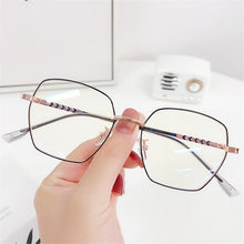 Load image into Gallery viewer, Anti Blue Light Eyeglasses Frames Women Irregular Metal Glasses Frame Transparent Myopia Spectacle for Men Fake Eyewear