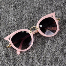 Load image into Gallery viewer, Beautyeye 2023 Kids Sunglasses Girls Brand Cat Eye Children Glasses Boys UV400 Lens Baby Sun glasses Cute Eyewear Shades Goggles