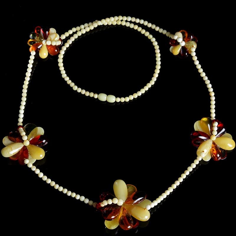 Beeswax pure natural stone quarry sea men and women models chicken oil yellow amber beeswax long necklace multi-color mixed wild