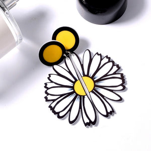 Big Long Earrings for Women Black Yellow Plastic Daisy Flower Dangle Earing Fashion Jewelry Punk Korean Style New 2018