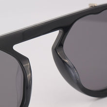 Load image into Gallery viewer, Black oval sunglasses men with metal details