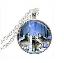 Carica l&#39;immagine nel visualizzatore di Gallery, Blue peacock necklace bird pendant natural animal jewelry peafowl long statement necklace bronze chain wildlife animal neckless