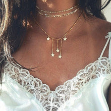 Carica l'immagine nel visualizzatore di Gallery, Collana multistrato con zirconi abbaglianti color oro bohémien Collana con ciondolo semplice con nappa lunga a forma di luna per regali per le donne 