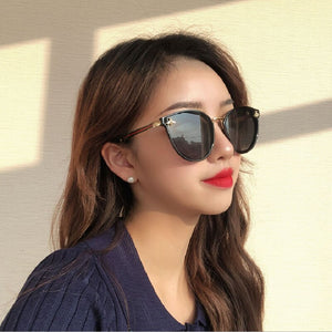 Brand Women's Sunglasses Oval Metal Frame Little Bee Men's Sunglasses UV400 Classic Retro Brand Sport  Glasses
