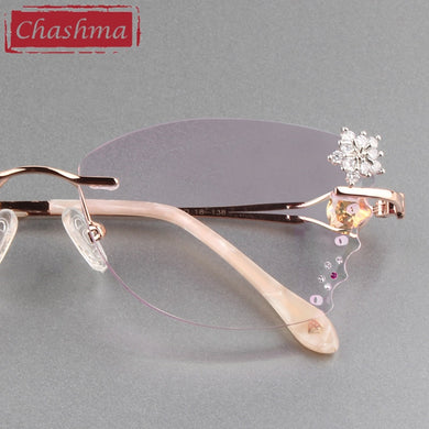 Occhiali da vista femminili a farfalla Titanio grigio lente rossa Montature per occhiali senza montatura con taglio a diamante Occhiali da sole da donna Lenti colorate