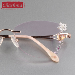 Occhiali da vista femminili a farfalla Titanio grigio lente rossa Montature per occhiali senza montatura con taglio a diamante Occhiali da sole da donna Lenti colorate