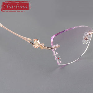 Occhiali da vista femminili a farfalla Titanio grigio lente rossa Montature per occhiali senza montatura con taglio a diamante Occhiali da sole da donna Lenti colorate