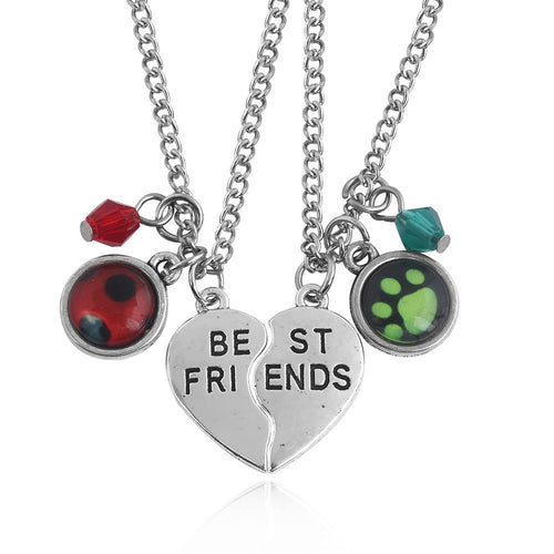 Cartoon Miraculous Ladybug Lover Collane Cat Noir Pendenti Cuore Best Friends Lettera Logo per donne uomini amici Gioielli regalo 