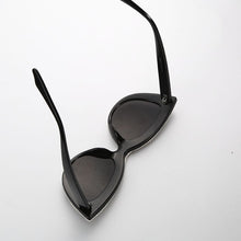 Carica l'immagine nel visualizzatore di Gallery, Cat Eye  Sunglasses women 2023 UV400 Mens Diamond Sun Glasses Crystal Ladies Girls Sunglass Bling Shades Oculos de sol