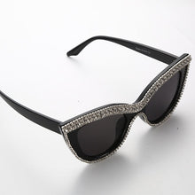 Carica l'immagine nel visualizzatore di Gallery, Cat Eye  Sunglasses women 2023 UV400 Mens Diamond Sun Glasses Crystal Ladies Girls Sunglass Bling Shades Oculos de sol