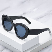 Load image into Gallery viewer, Cat Eye Sun Glasses Women 2023 Oversized Green Leopard Stripe Wear Glasses For Outdoor Oculos De Sol Masculino Sunglasses