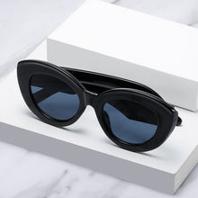 Load image into Gallery viewer, Cat Eye Sun Glasses Women 2023 Oversized Green Leopard Stripe Wear Glasses For Outdoor Oculos De Sol Masculino Sunglasses