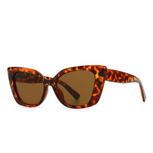Carica l&#39;immagine nel visualizzatore di Gallery, Cat Eye Sunglasses Women Men Small Square Shades Retro Glasses Accessories Latest Vintage Eyewear UV400 Goggles
