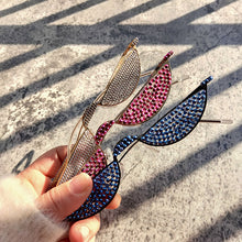 Load image into Gallery viewer, Cat Eyes Crystal Bling Bling Sunglasses Women 2023 Vintage Pearl Rhinestone  Sun Glasses Women Sonnenbrille