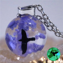 Carica l&#39;immagine nel visualizzatore di Gallery, Transparent Resin Rould Ball Moon Pendant Necklace Women Blue Sky White Cloud Chain Necklace Fashion Jewelry Gifts for Girl