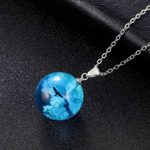Transparent Resin Rould Ball Moon Pendant Necklace Women Blue Sky White Cloud Chain Necklace Fashion Jewelry Gifts for Girl