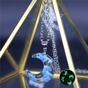 Transparent Resin Rould Ball Moon Pendant Necklace Women Blue Sky White Cloud Chain Necklace Fashion Jewelry Gifts for Girl
