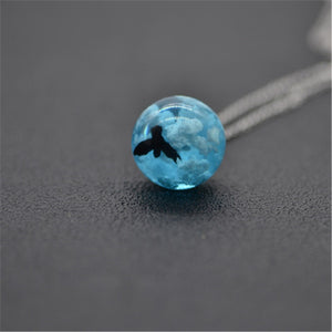 Transparent Resin Rould Ball Moon Pendant Necklace Women Blue Sky White Cloud Chain Necklace Fashion Jewelry Gifts for Girl
