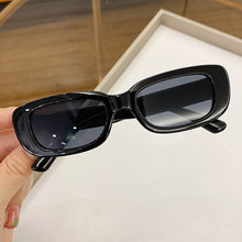 Carica l'immagine nel visualizzatore di Gallery, Occhiali da sole per bambini carini vintage rettangolari smerigliati UV400 Occhiali da sole per ragazze da esterno per ragazzi Occhiali da sole dolci Protezione Occhiali da sole classici per bambini 