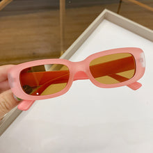 Carica l'immagine nel visualizzatore di Gallery, Occhiali da sole per bambini carini vintage rettangolari smerigliati UV400 Occhiali da sole per ragazze da esterno per ragazzi Occhiali da sole dolci Protezione Occhiali da sole classici per bambini 