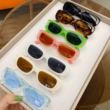 Carica l'immagine nel visualizzatore di Gallery, Occhiali da sole per bambini carini vintage rettangolari smerigliati UV400 Occhiali da sole per ragazze da esterno per ragazzi Occhiali da sole dolci Protezione Occhiali da sole classici per bambini 