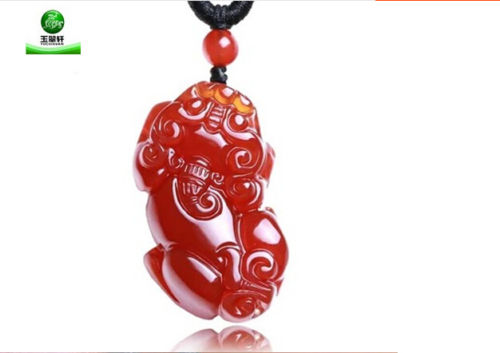 China's Fashion Natural Red Agate Hand-carved Pixiu Pendant Necklace Wholesale