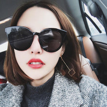 Load image into Gallery viewer, Classic Korean Retro Sunglasses Female Round Shape Sunglaasses Women Brand Designer Price Sunglasses Girls