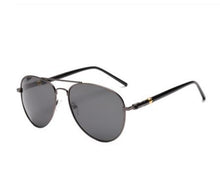 Carica l'immagine nel visualizzatore di Gallery, Classic Style Men's Driving Polarized Fishing Sunglasses Men Outdoor Day And Night Dual-use Color Change