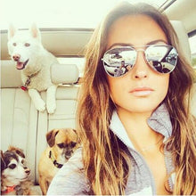 Carica l&#39;immagine nel visualizzatore di Gallery, Classic Sunglasses Men Brand Designer Driving Mirror   Sun Glasses Women Unisex UV400 Oculos De Sol