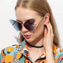 Load image into Gallery viewer, Classic large butterfly gradient sunglasses for women men 2023  brand design frameless sun glasses lunette de soleil femme