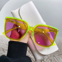 Carica l'immagine nel visualizzatore di Gallery, Occhiali da sole da donna estivi verde chiaro Occhiali da sole quadrati color gelatina Tonalità colorate per occhiali da sole da donna Occhiali eleganti 