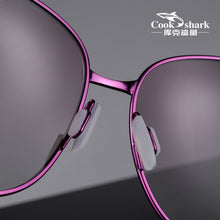 Carica l&#39;immagine nel visualizzatore di Gallery, Cook Shark&#39;s 2025 sunglasses ladies polarized sunglasses tide ultra light driver driving glasses fashion