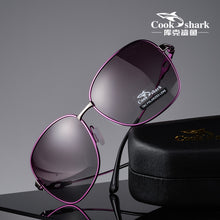 Carica l&#39;immagine nel visualizzatore di Gallery, Cook Shark&#39;s 2025 sunglasses ladies polarized sunglasses tide ultra light driver driving glasses fashion