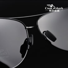 Load image into Gallery viewer, Cook polarizer color-changing sunglasses male driver fishing sunglasses day and night driving special glasses tide