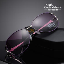 Load image into Gallery viewer, Cook shark 2025 sunglasses ladies polarized sunglasses tide ultra light driver driving glasses classic