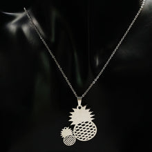 Load image into Gallery viewer, Co Stainless Steel Razor Blades Pendant Necklaces Men Jewelry Steel Male Shaver Shape Necklaces &amp; Pendants Free Chain N3210