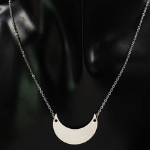 Load image into Gallery viewer, Co Stainless Steel Razor Blades Pendant Necklaces Men Jewelry Steel Male Shaver Shape Necklaces &amp; Pendants Free Chain N3210