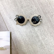 Load image into Gallery viewer, Cute Round Flower Pearl Sunglasses Girls Flower Glasses Cute Outdoor Beach Eyewear for Kids