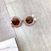 Load image into Gallery viewer, Cute Round Flower Pearl Sunglasses Girls Flower Glasses Cute Outdoor Beach Eyewear for Kids