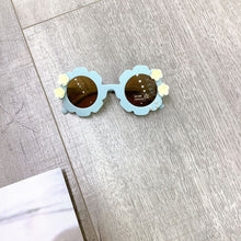 Load image into Gallery viewer, Cute Round Flower Pearl Sunglasses Girls Flower Glasses Cute Outdoor Beach Eyewear for Kids