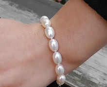 Carica l'immagine nel visualizzatore di Gallery, Bracciale di perle di marca Bracciale casual con perle di fiume bianche naturali di forma ovale da 7-8 mm 